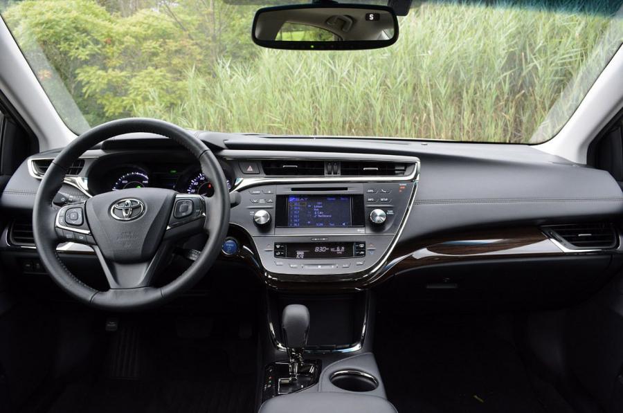  Toyota Avalon Hybrid 2013 года  (фото 11 из 42)